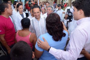 Gobernador Carlos Joaquín, Gobierno de Quintana roo, Carlos Joaquín,Alfredo v bonfil