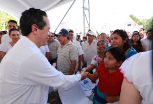 Gobierno de Quintana Roo, gobernador carlos Joaquín, Carlos Joaquin,comunidades indígenas, casa del