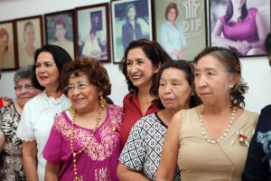 DIF, Gaby rejón de joaquin, Presidenta del DIF qroo, Atención a los Adultos Mayores, Navidad del Club de la Tercera Edad