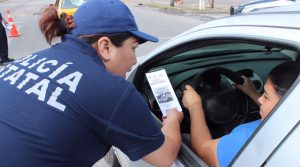 SSPQROO, Rodolfo del Ángel Campos, Manos en el volante, evitar accidentes, concientización, Director de Tránsito, Jorge César Santana Poot, folletos informativos, prevención, reducir accidentes